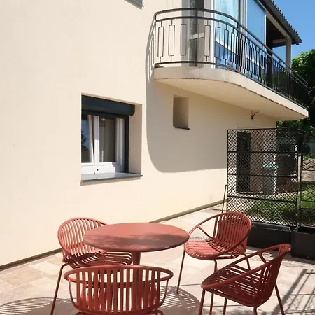 Ferienhaus Dependance Calme, Proche Groupama Stadium *