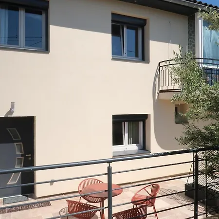 Ferienhaus Dependance Calme, Proche Groupama Stadium Meyzieu